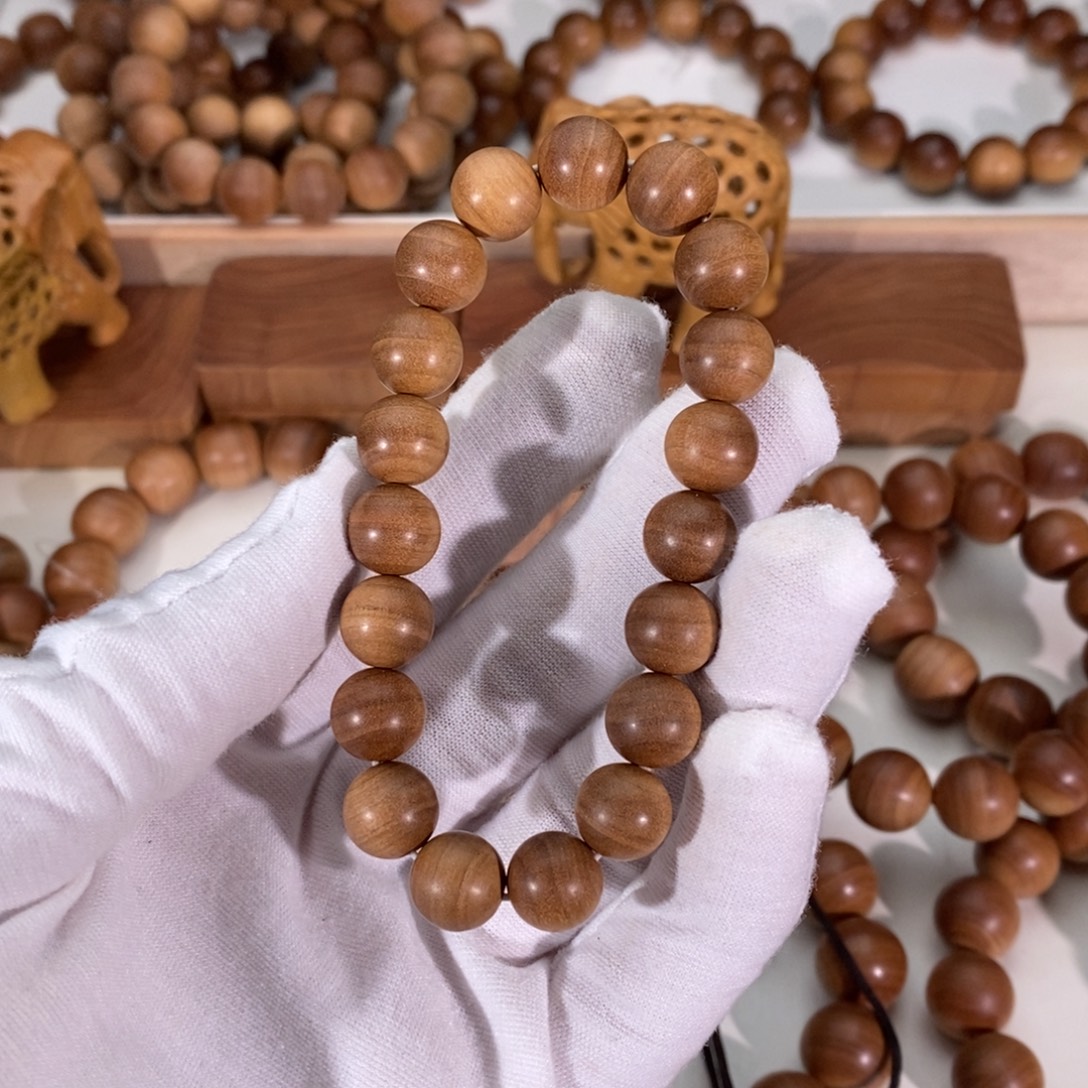 王***帅其他檀香木福利一条