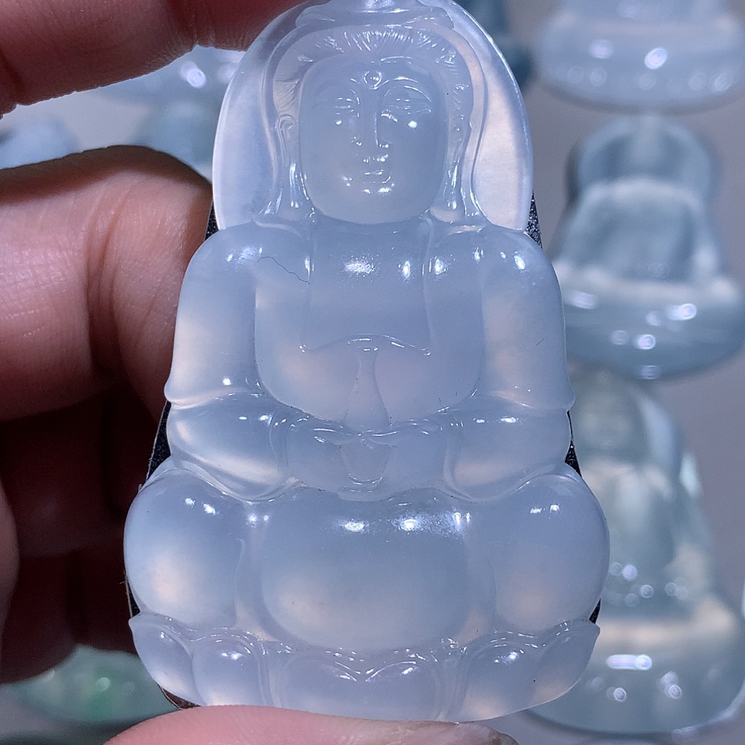 翡翠颈饰未镶嵌观音