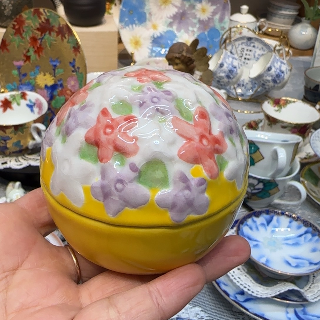 咖啡杯里的咖啡是我