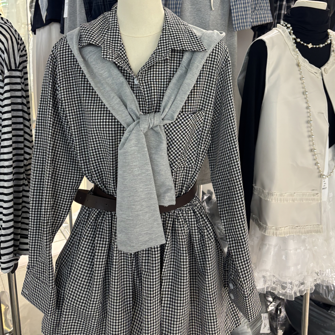 韩版时尚百搭配腰带格子衬衫连衣裙与连帽披肩组合