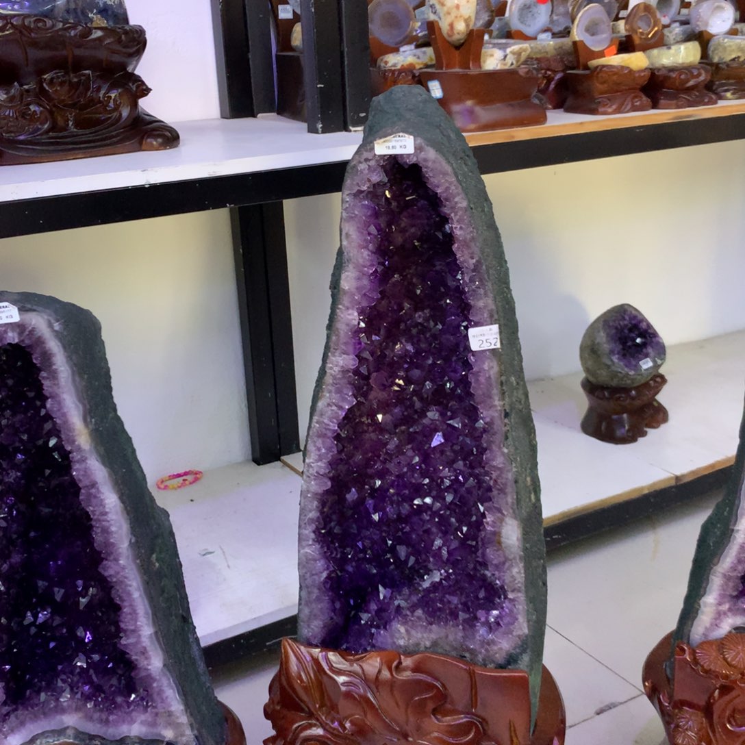 未镶嵌水晶大型摆件（非配饰）