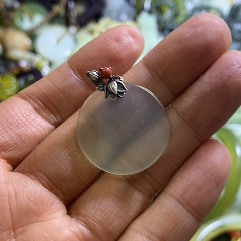 岫玉未镶嵌颈饰挂件