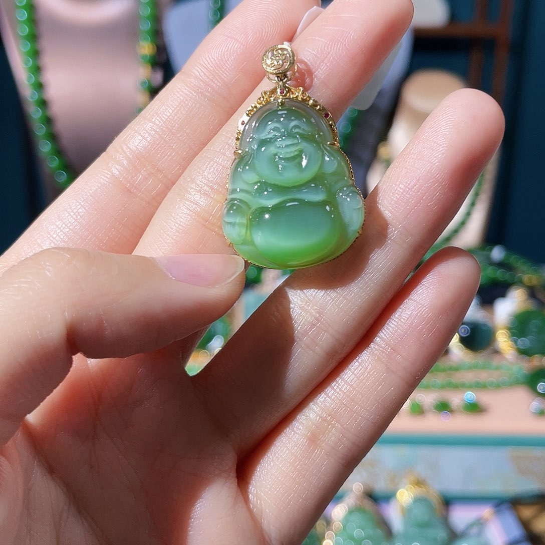 和田玉（碧玉）吊坠18K金镶嵌