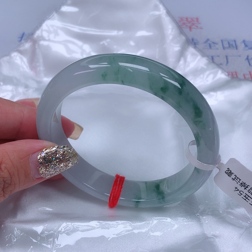 【闪购商品】翡翠手镯未镶嵌七***，54