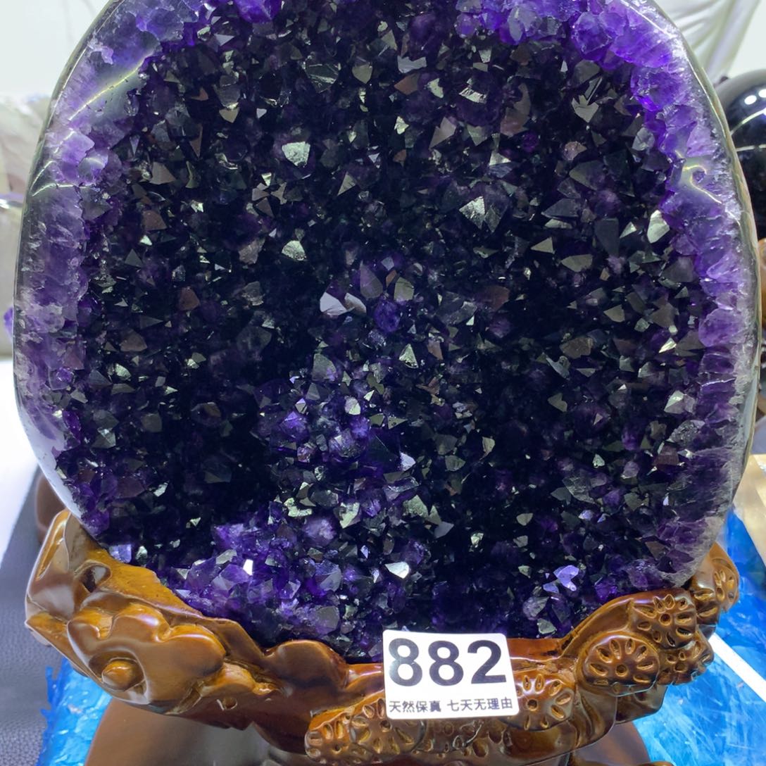 水晶摆件未镶嵌！