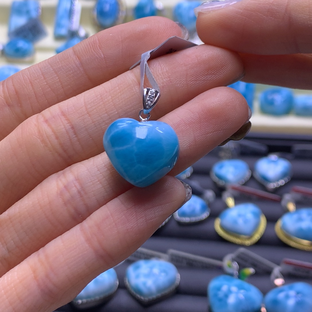 针钠钙石（海纹石）未镶嵌颈饰爱心吊坠色差略异