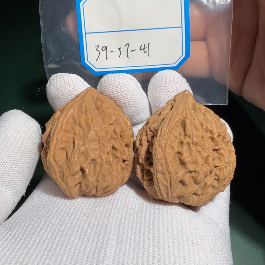 百***茗吊坠文玩核桃南疆村妖刀8