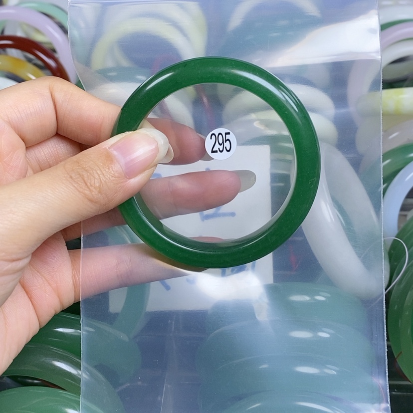 【闪购商品】石英质玉手镯未镶嵌53