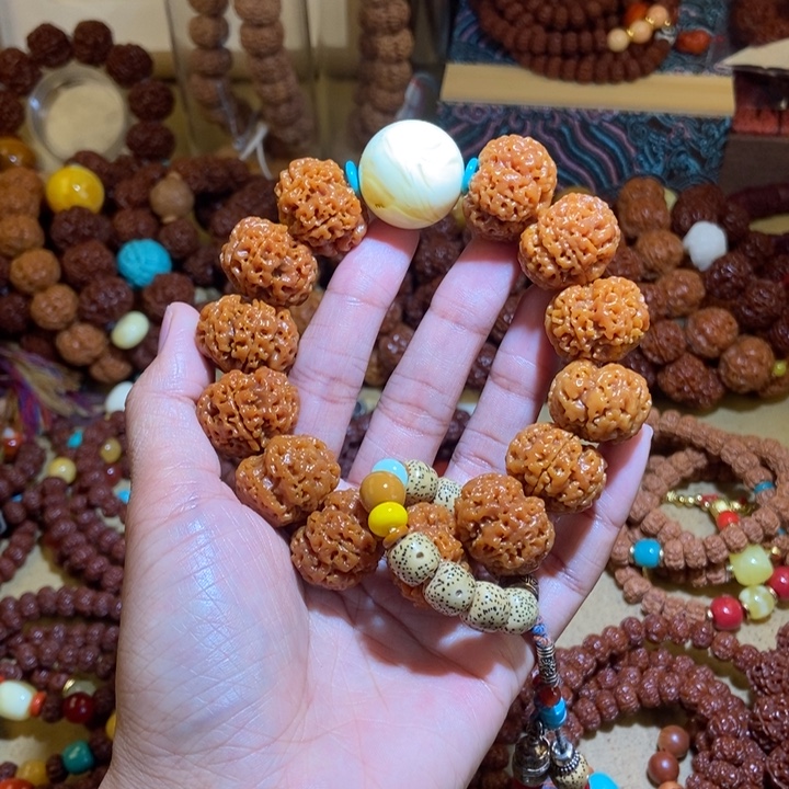 金刚菩提吊坠225半玉化