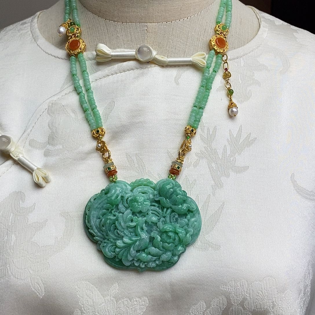 翡翠颈饰未镶嵌天然