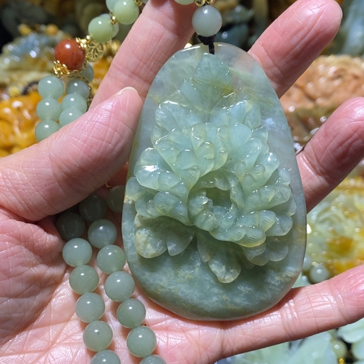 蛇纹石玉岫玉吊坠未镶嵌