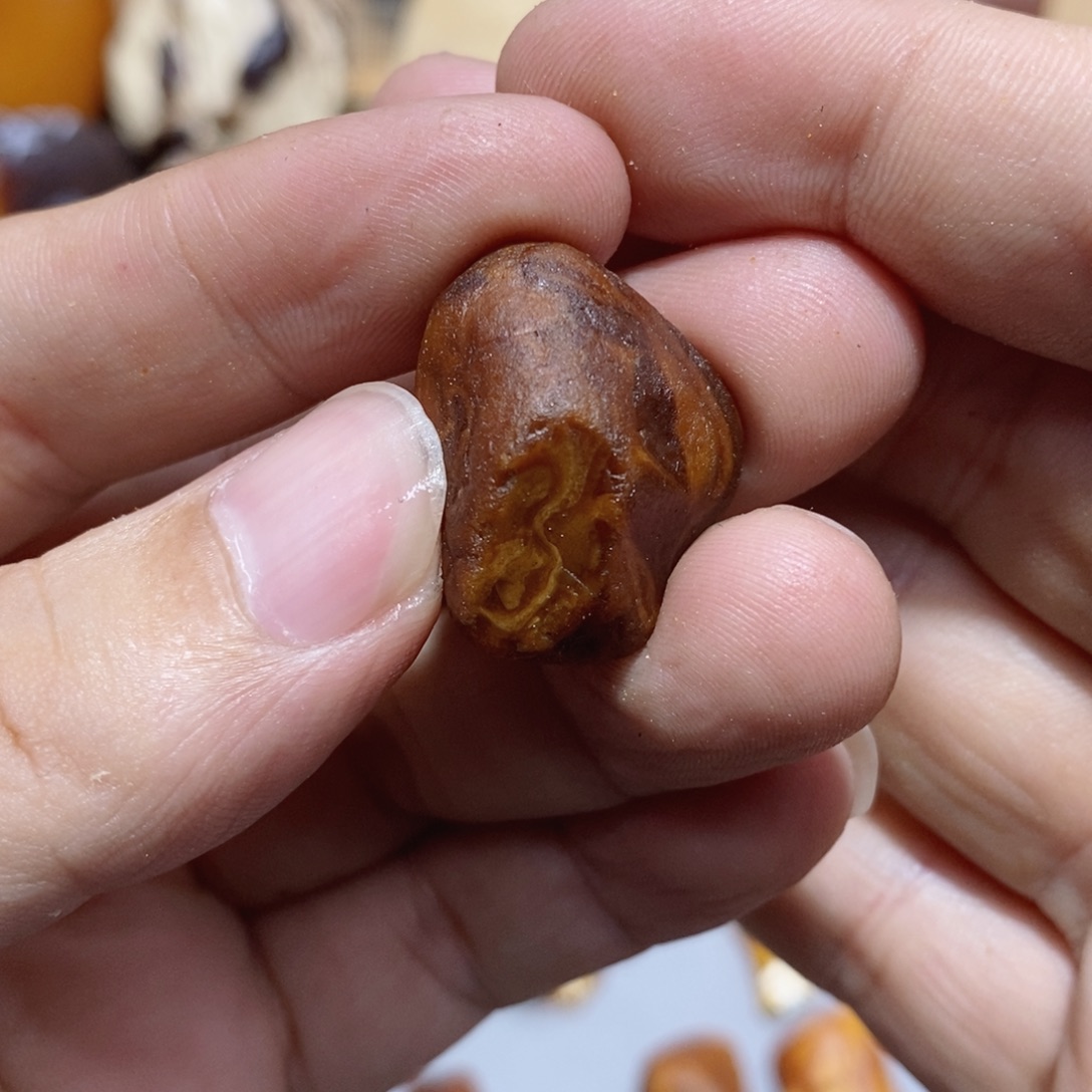 季***>定制琥珀蜜蜡原石定制