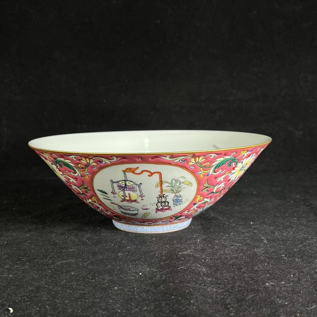 F胭脂红地粉彩开窗博古花卉纹斗笠碗