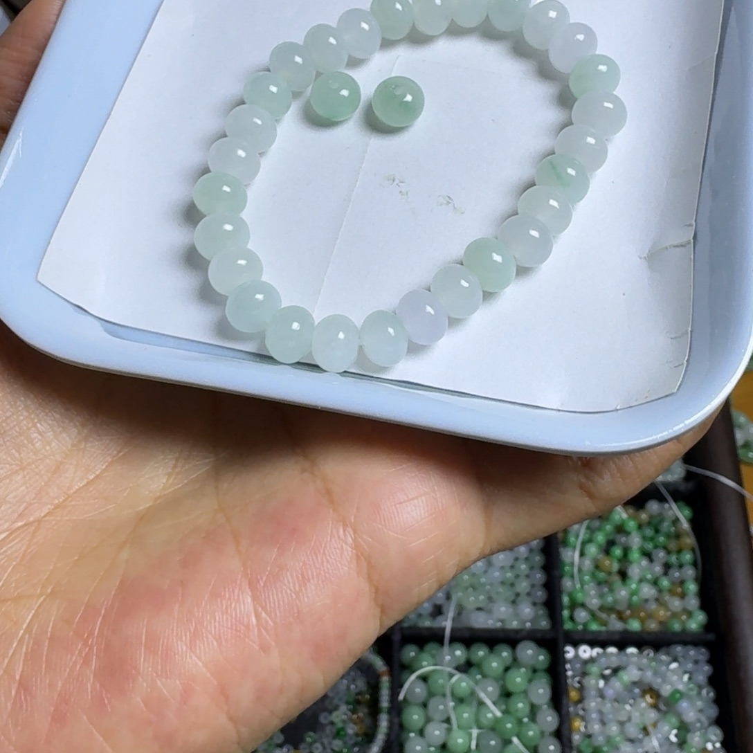 辣****翡翠散珠鼓珠一份定制