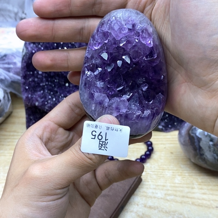 未镶嵌水晶大型摆件（非配饰）