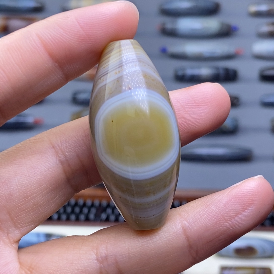 诚***玛瑙/玉髓未镶嵌颈饰
