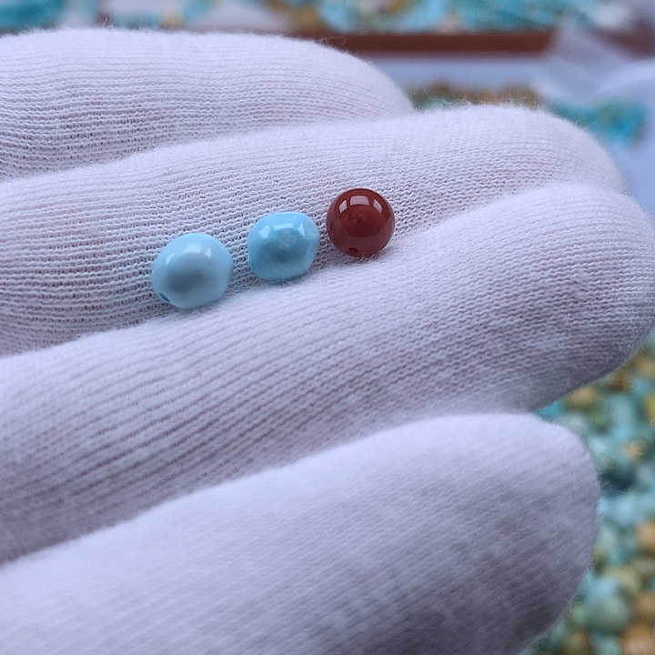 南红玛瑙未镶嵌珠宝奇石