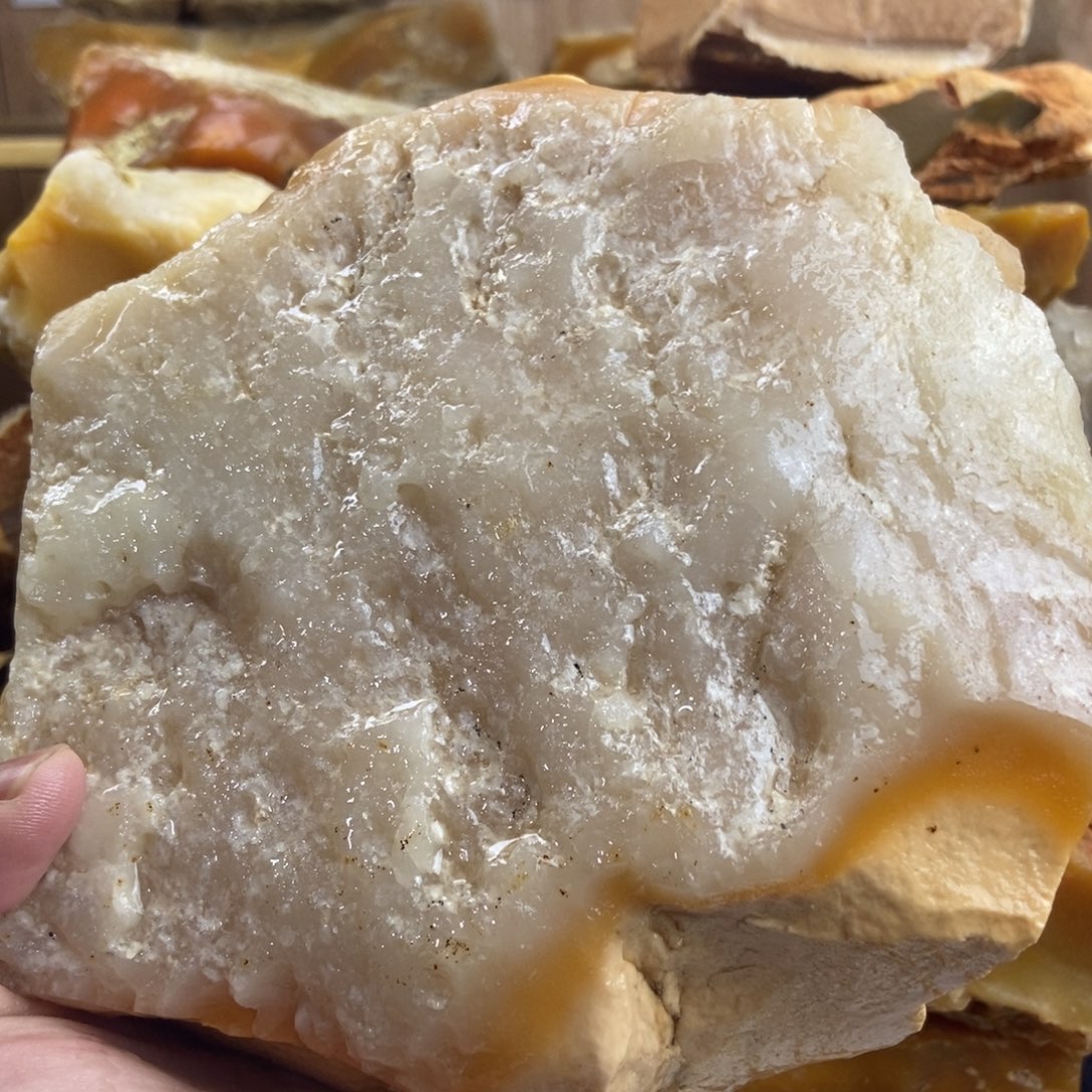 石英质玉（黄龙玉）未镶嵌珠宝奇石