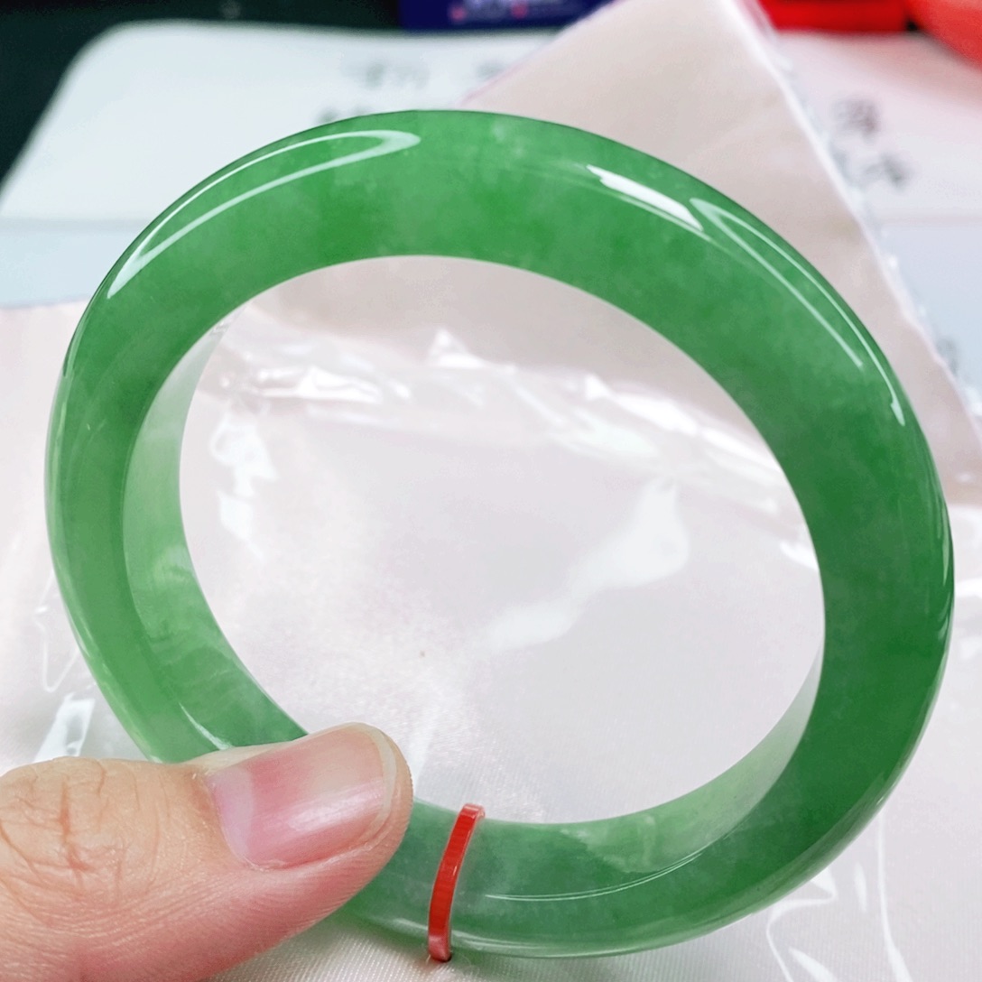 未镶嵌手镯翡翠57.8圈口毕业闭眼冲