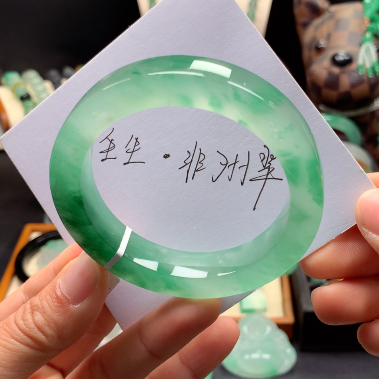 【闪购商品】未镶嵌手镯石英质玉