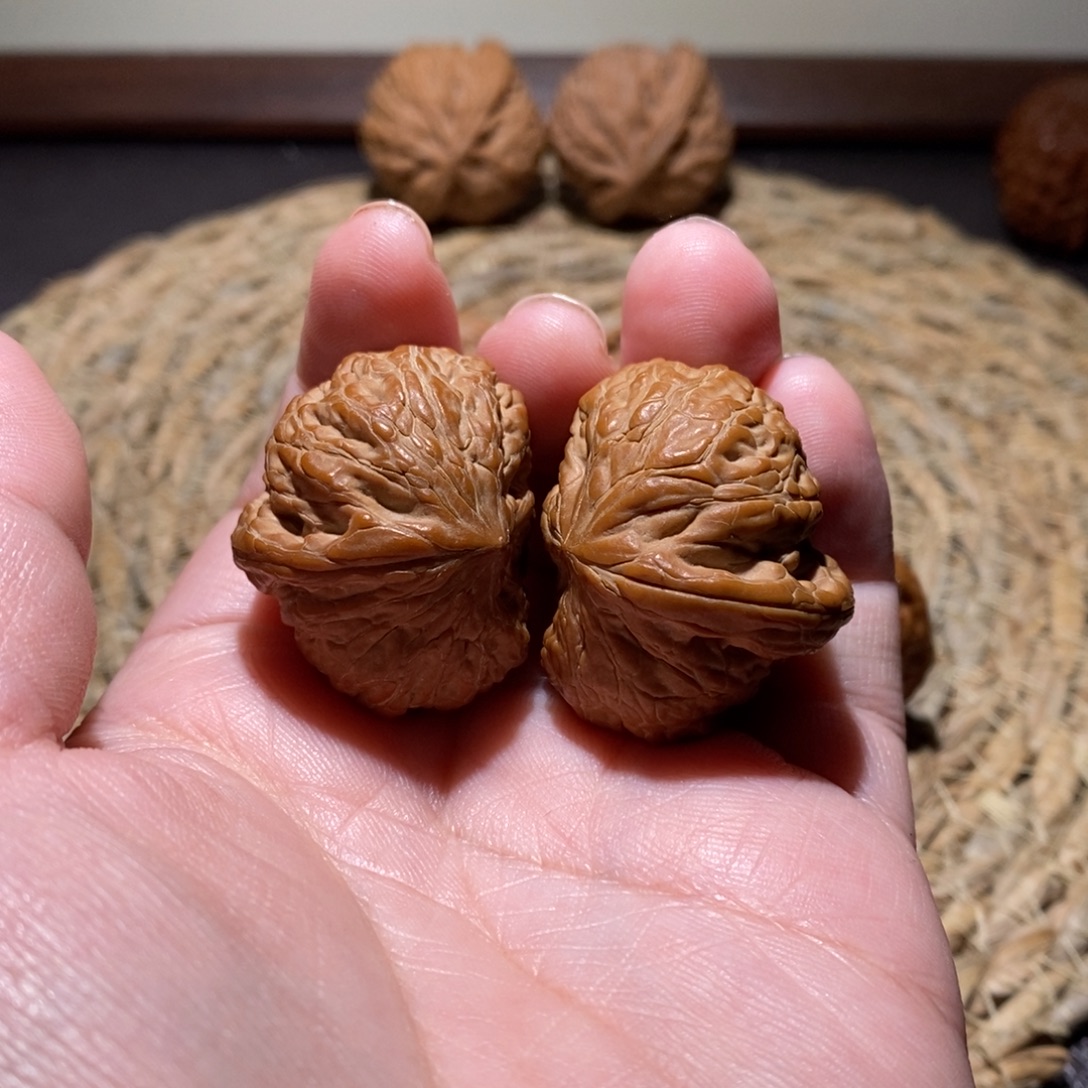 宁***生吊坠桃核铁锤半壁56