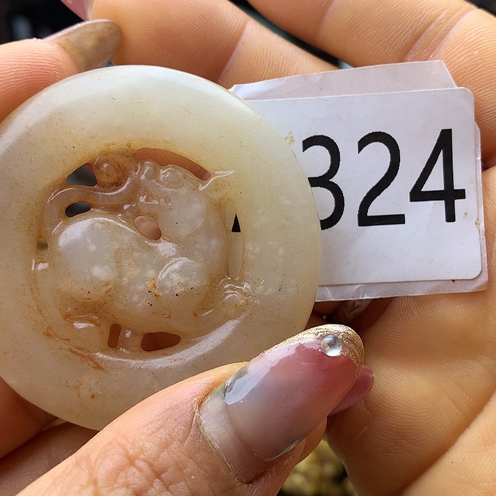 和田玉未镶嵌车挂