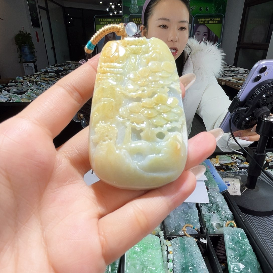 颈饰未镶嵌翡翠一