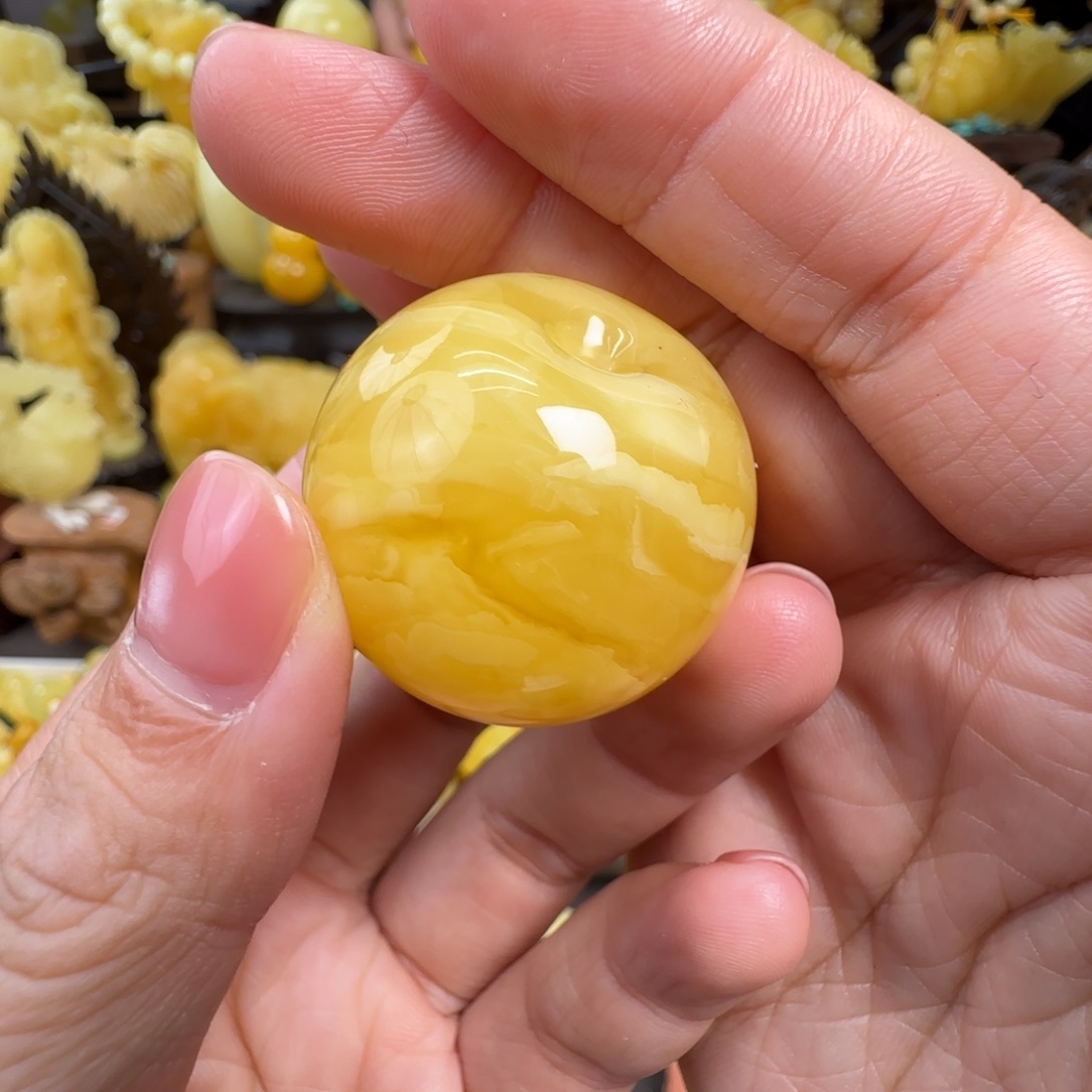 蜜蜡未镶嵌珠宝奇石