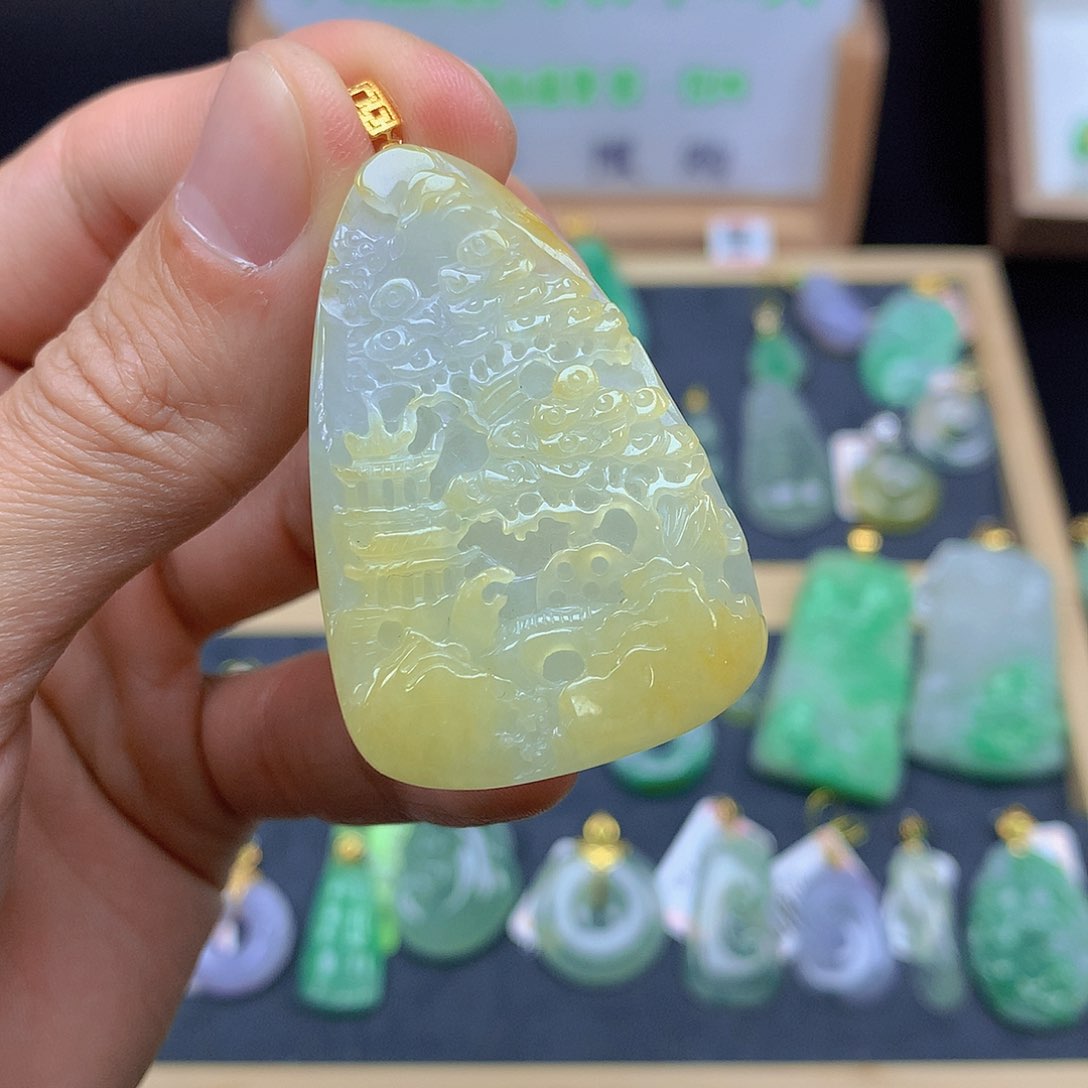 翡翠颈饰18K金镶嵌翡翠 