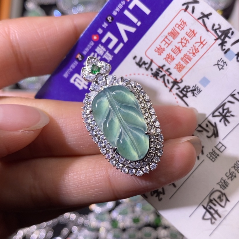 【闪购商品】翡翠颈饰未镶嵌天然