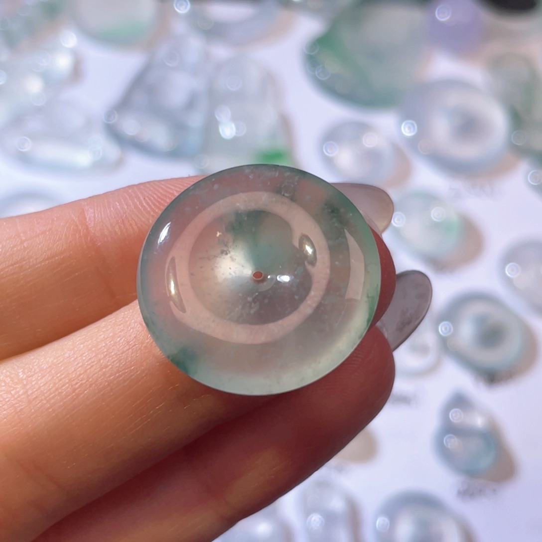 翡翠颈饰未镶嵌裸石