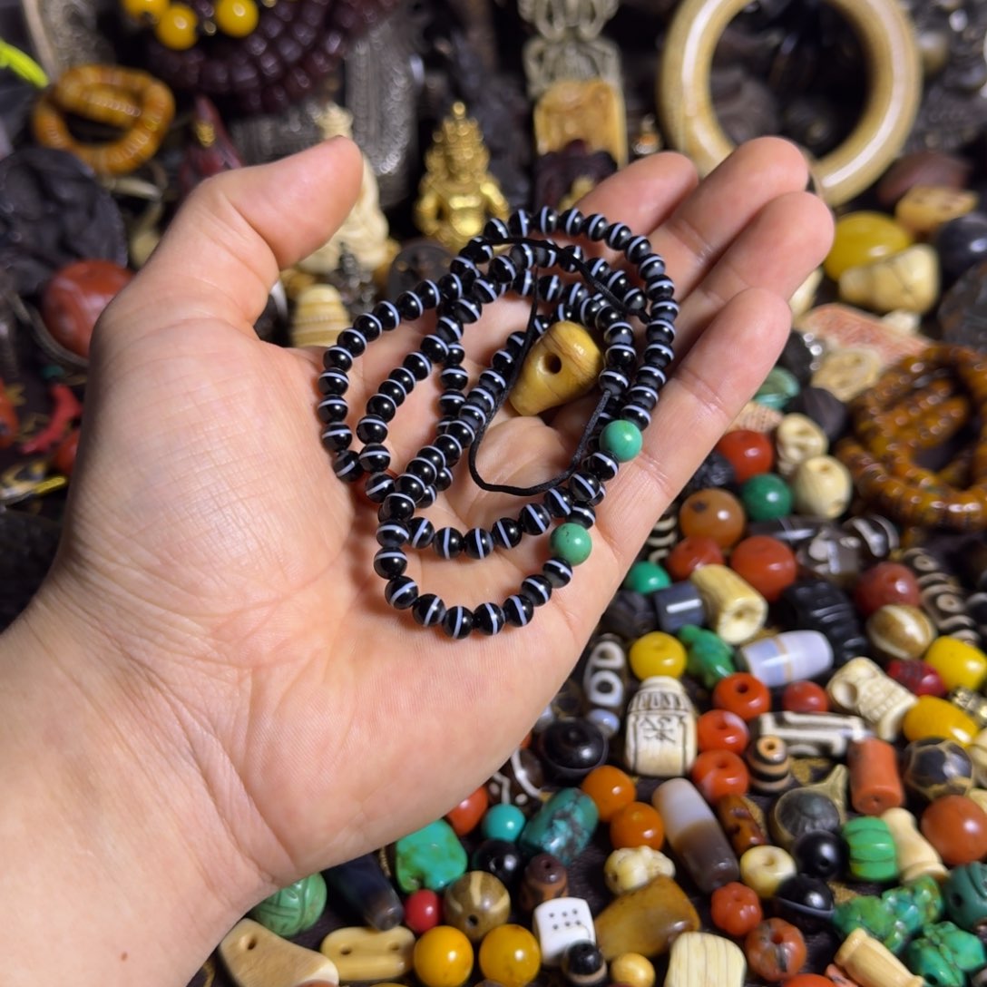 幸****琉璃颈饰珠子如图