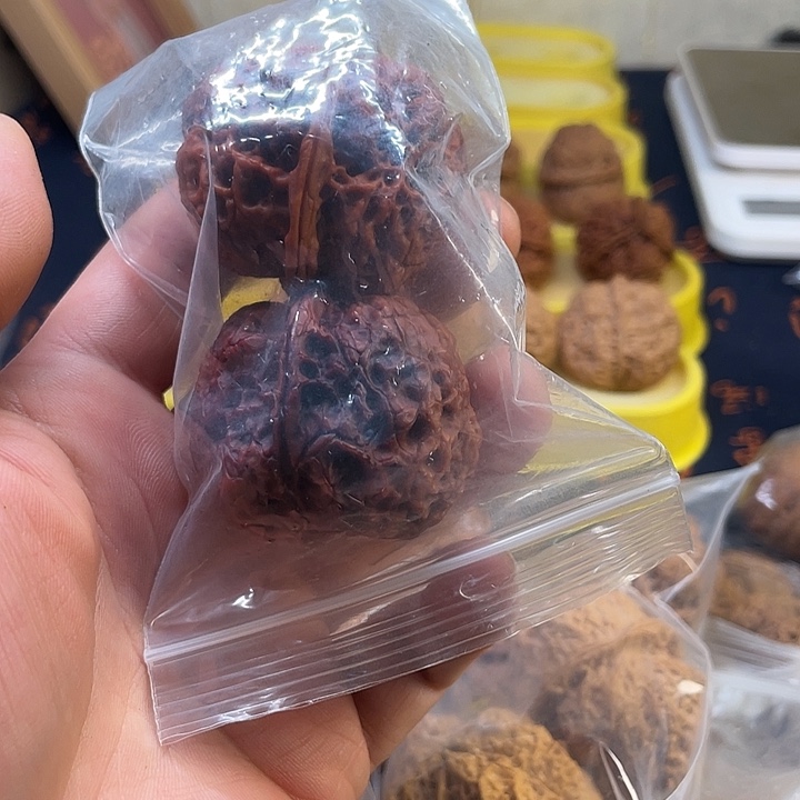 秋***水把件文玩核桃铁狮子