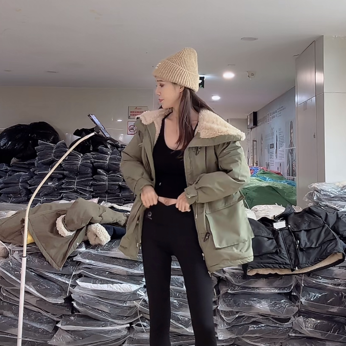 【柒汐】推荐冬季翻领加厚派克外套2506