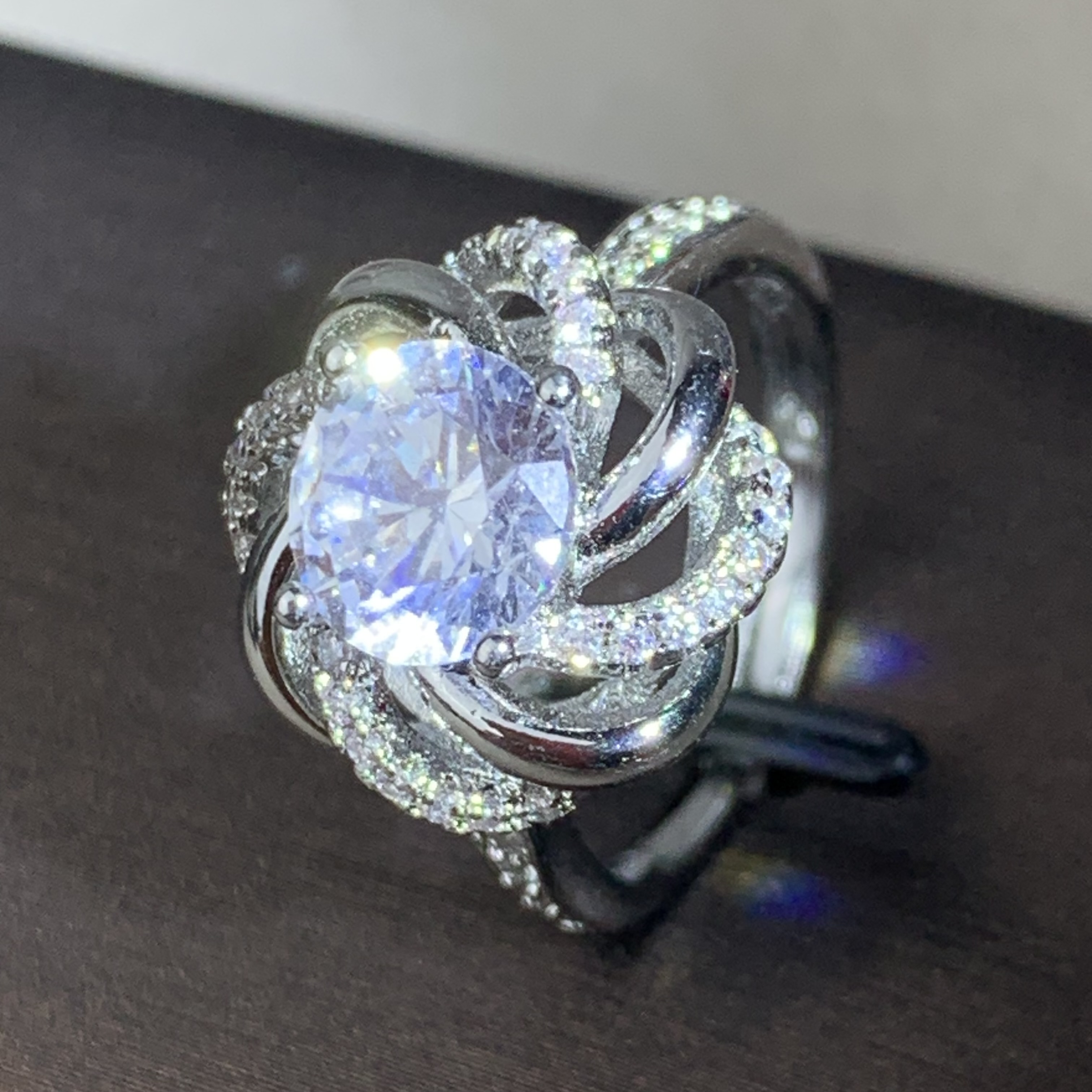 6154【戒指】轻奢精品白金色女士戒指赠礼盒