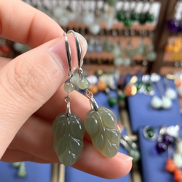 和田玉银S925镶嵌耳饰叶子19.5*12左右晴水绿