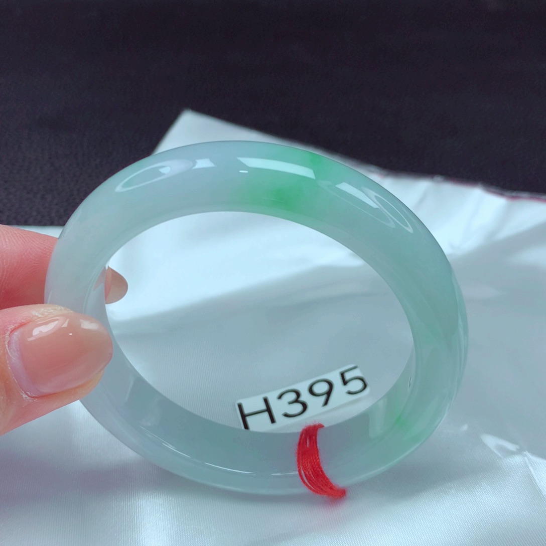 翡翠手镯未镶嵌3***w手镯88