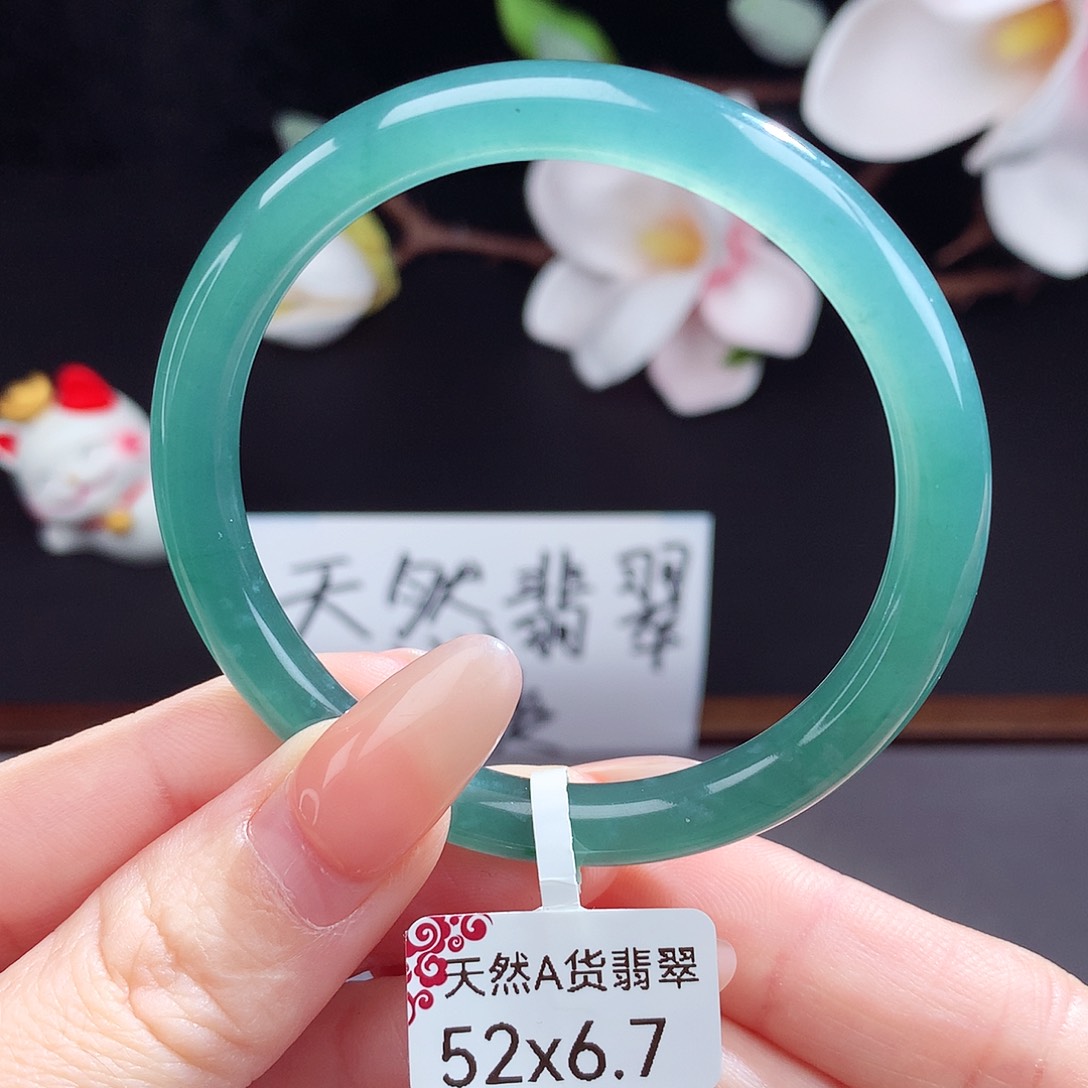 翡翠手镯（圆镯）未镶嵌