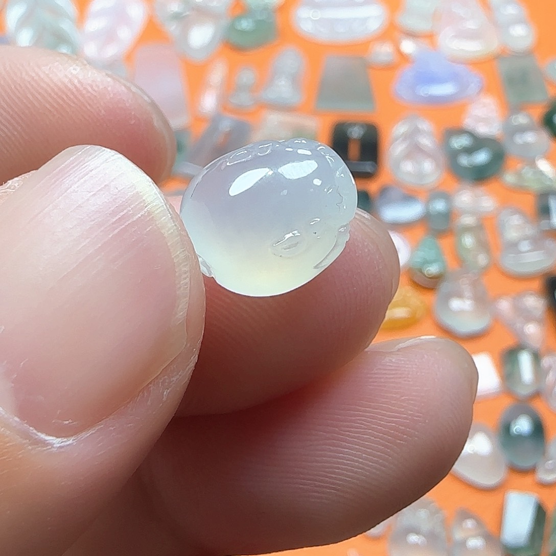 定制翡翠未镶嵌翡翠