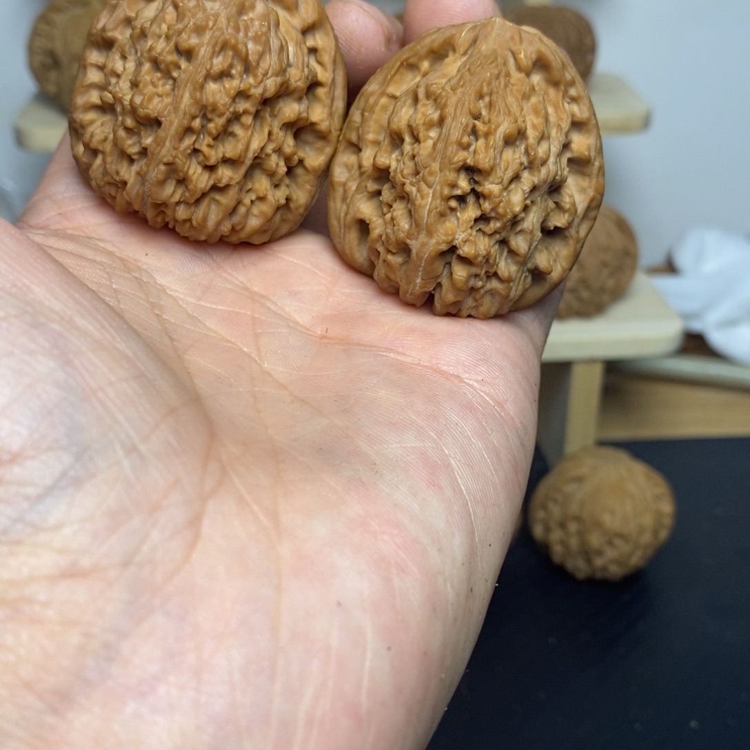 奔***修核桃40尺寸南疆石一对