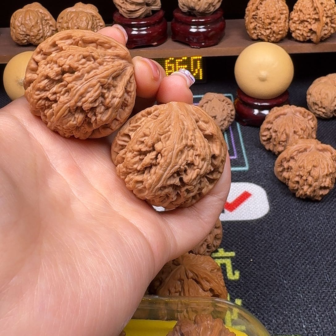 文玩核桃吊坠粗筋异性