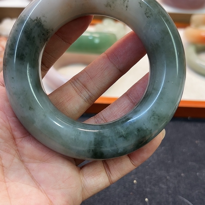 石英岩玉未镶嵌手镯