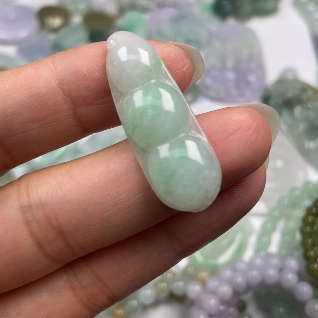 用***1翡翠未镶嵌颈饰翡翠