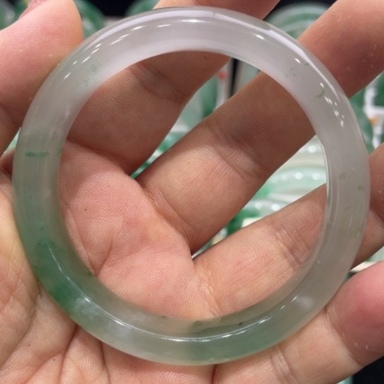 石英质玉手镯未镶嵌Y**o