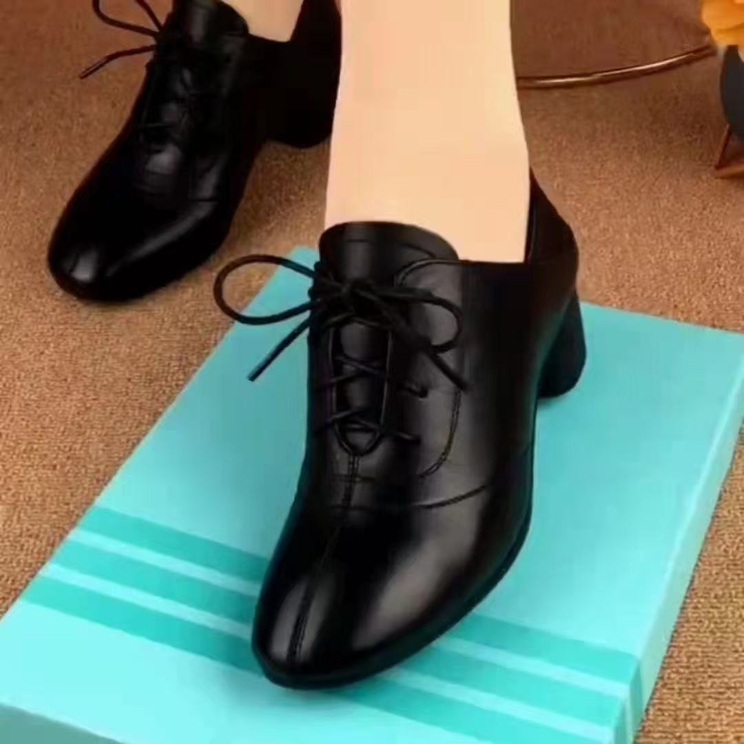 品牌断码2025秋季新款舞蹈单鞋女妈妈鞋平底低跟粗跟深口时尚女鞋