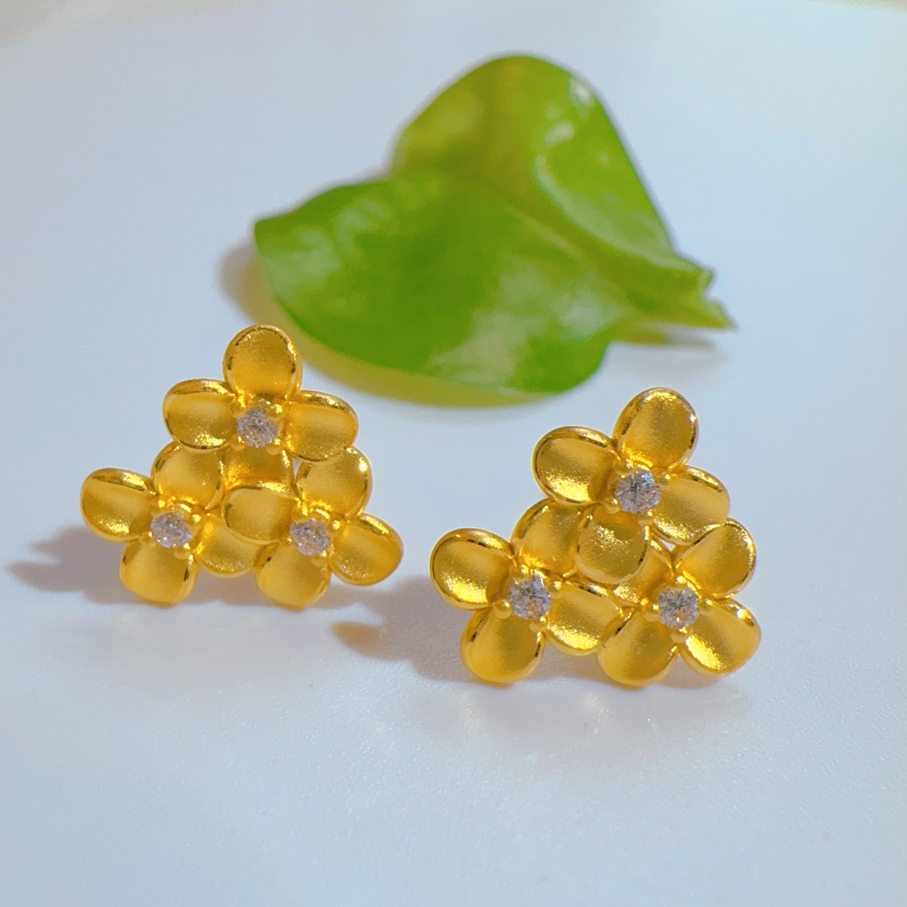 足金999镶嵌合成锆石时尚耳饰1.17g