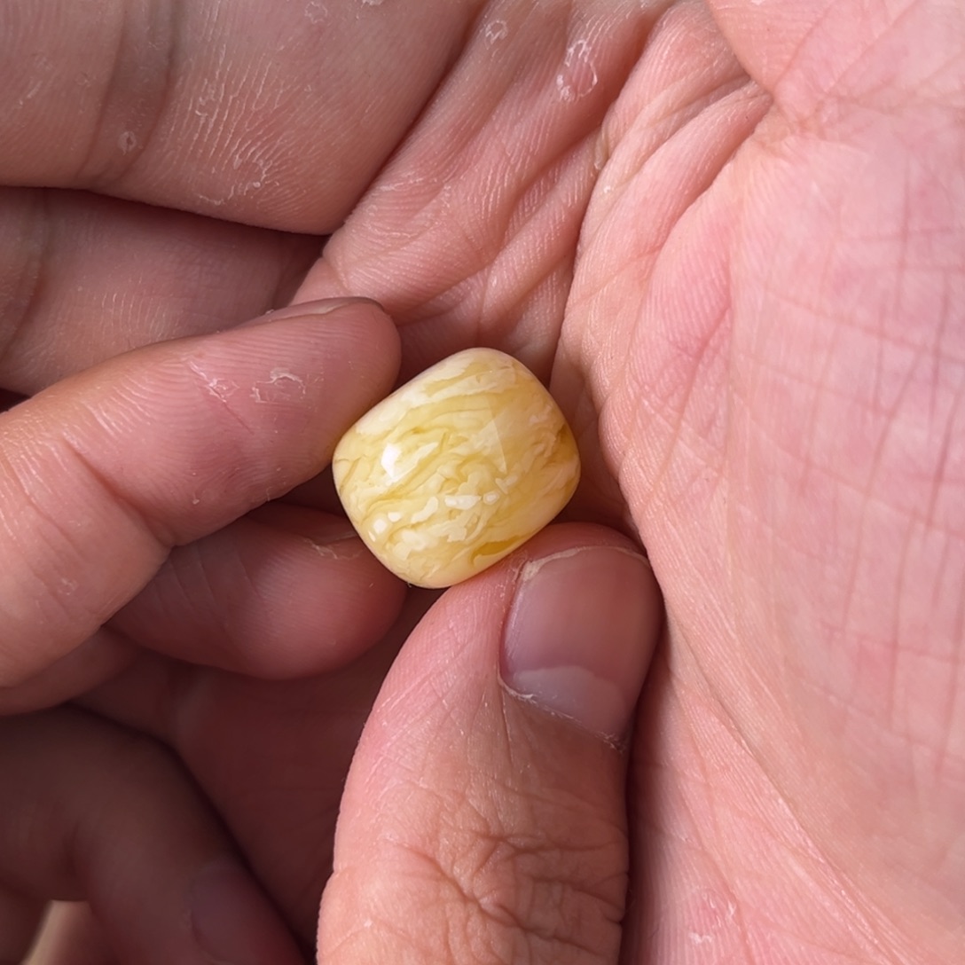 琥珀裸石未镶嵌蜜蜡虎皮纹老型墩子直径17.8毫米