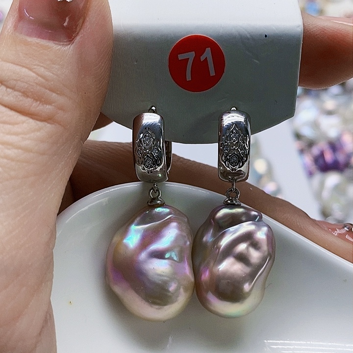 银S925镶嵌耳饰淡水珍珠