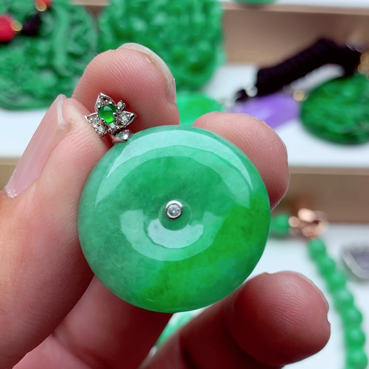 翡翠未镶嵌吊坠(不含链)