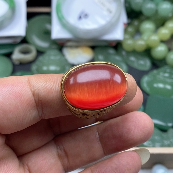 颈饰未镶嵌翡翠戒指